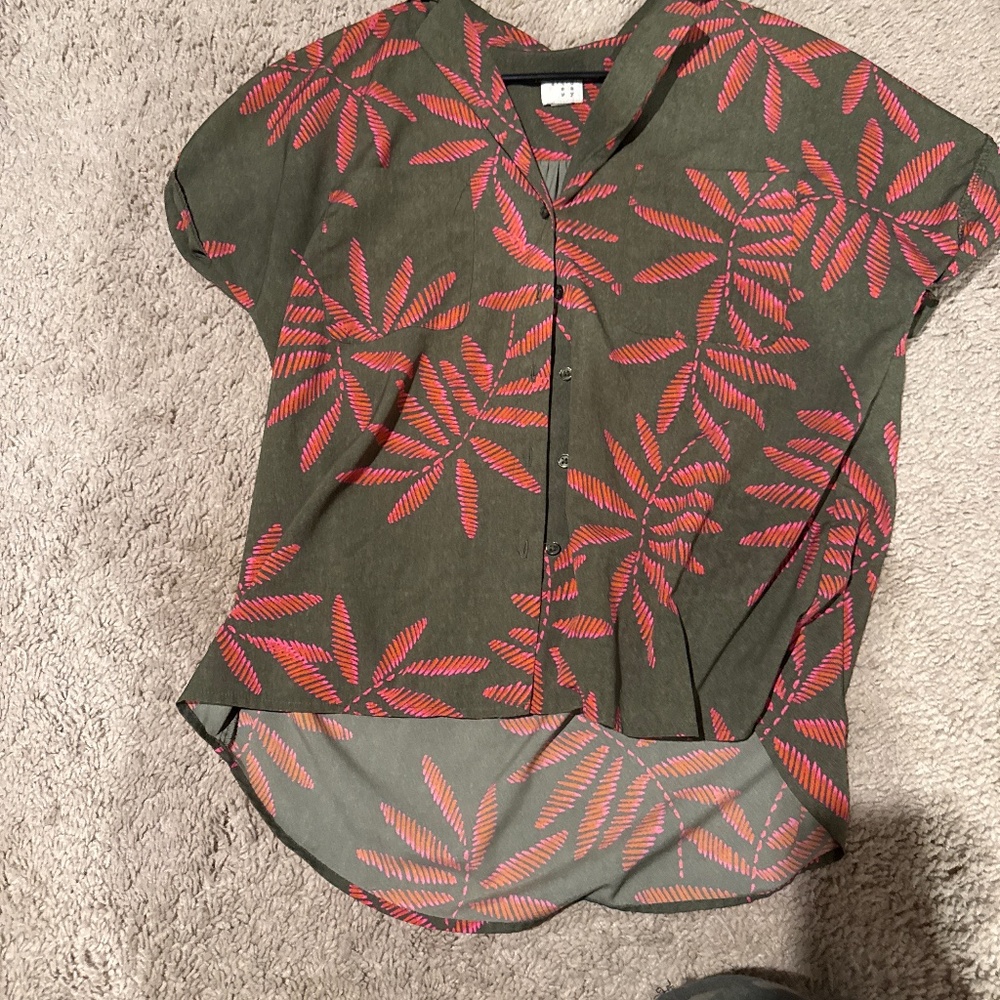 Button up Hawaiian style shirt